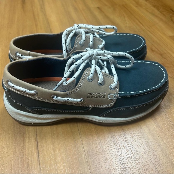Rockport Women’s Blue and Tan Moccasins with Classic Design - Picture 4 of 10